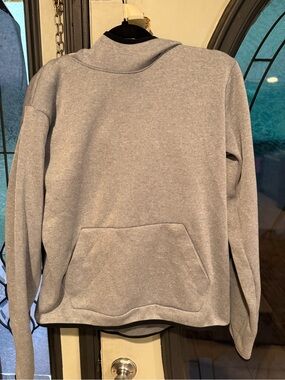Nike Men's Light Gray Crewneck Pullover Sweatshirt